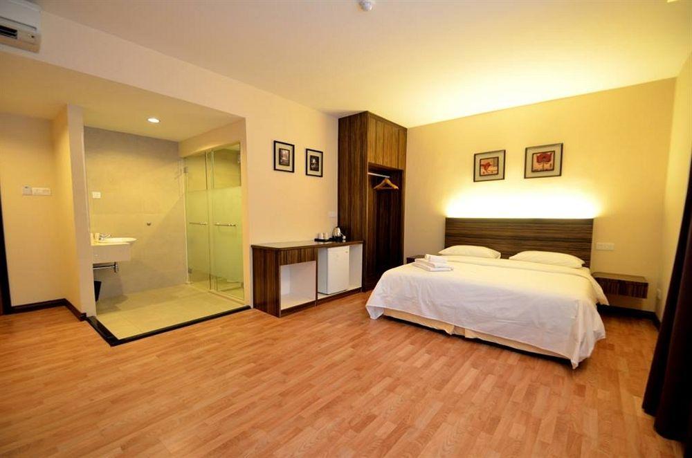 Little Gaya Hotel Кота Кинабалу Екстериор снимка