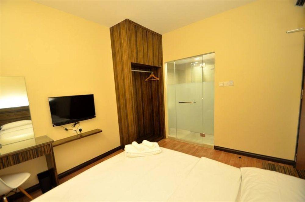 Little Gaya Hotel Кота Кинабалу Екстериор снимка