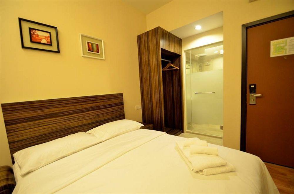 Little Gaya Hotel Кота Кинабалу Екстериор снимка