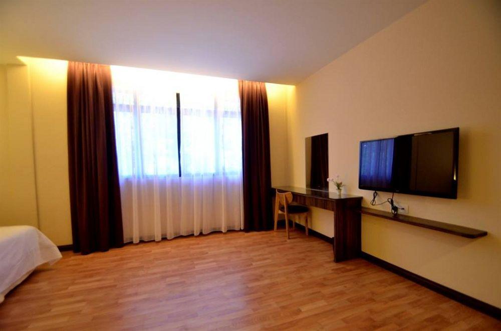 Little Gaya Hotel Кота Кинабалу Екстериор снимка