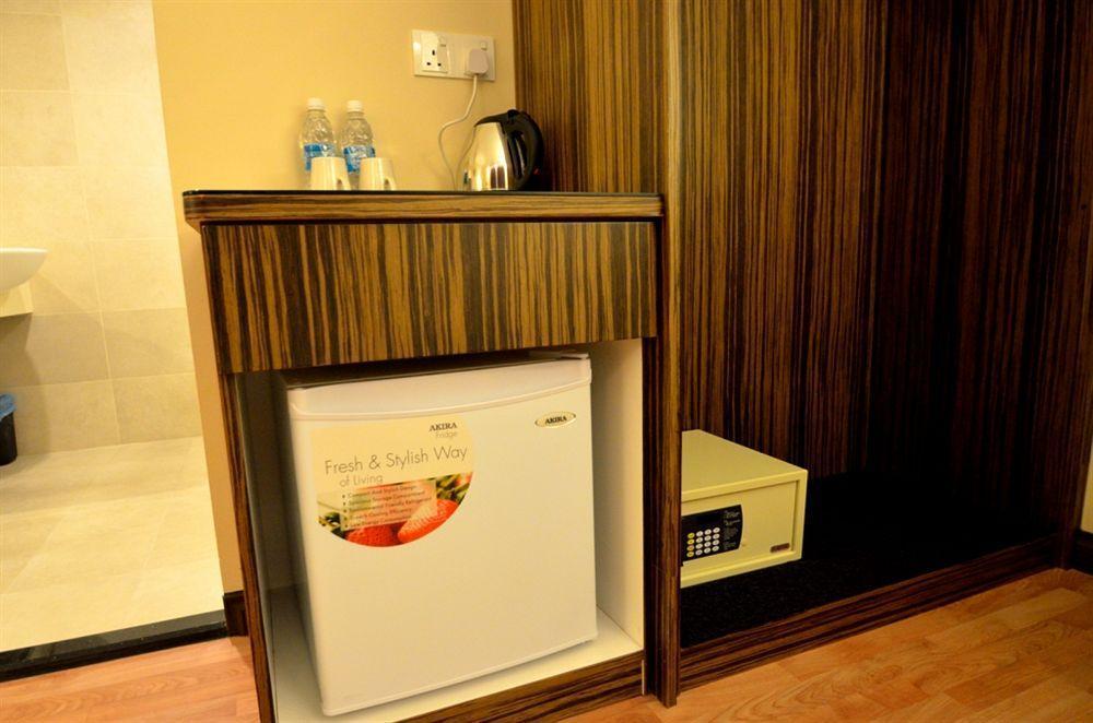 Little Gaya Hotel Кота Кинабалу Екстериор снимка