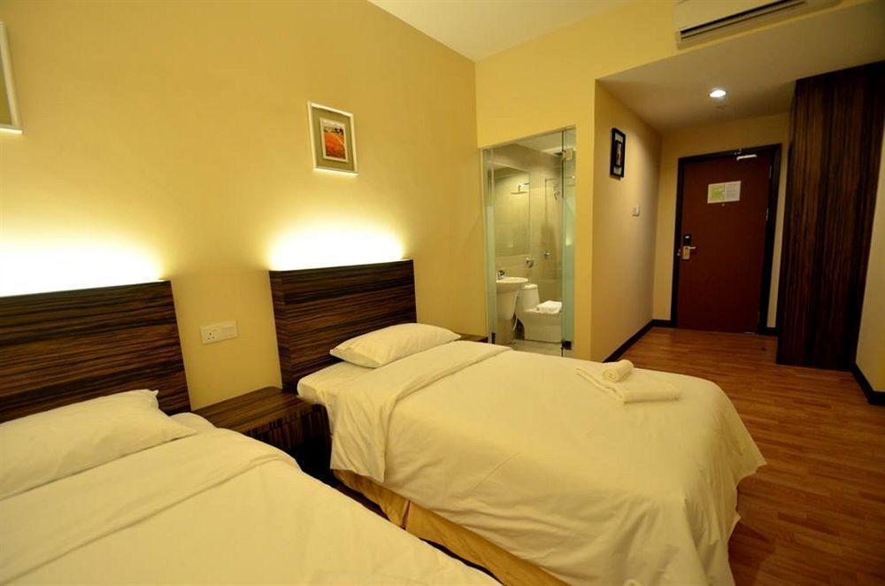 Little Gaya Hotel Кота Кинабалу Екстериор снимка