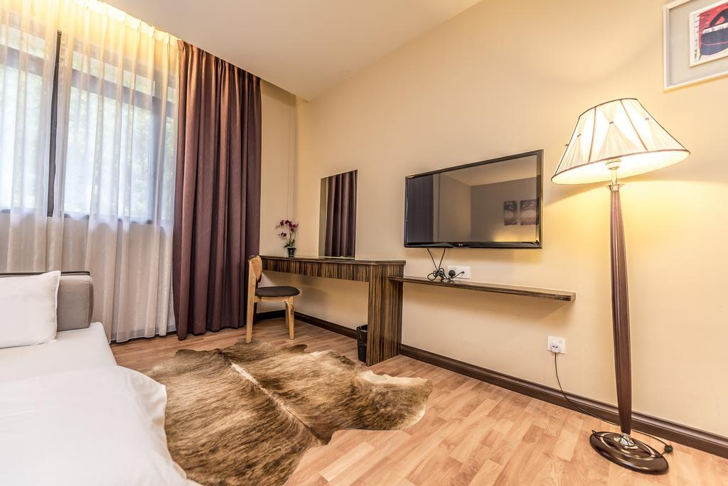 Little Gaya Hotel Кота Кинабалу Екстериор снимка