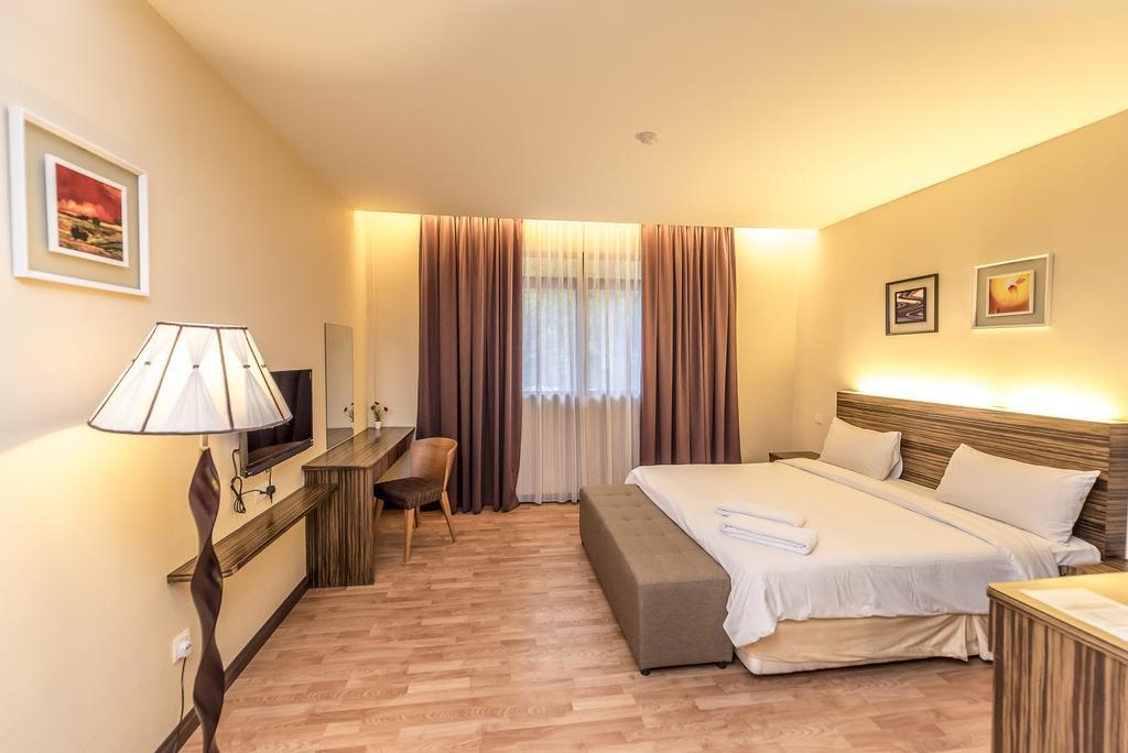 Little Gaya Hotel Кота Кинабалу Екстериор снимка