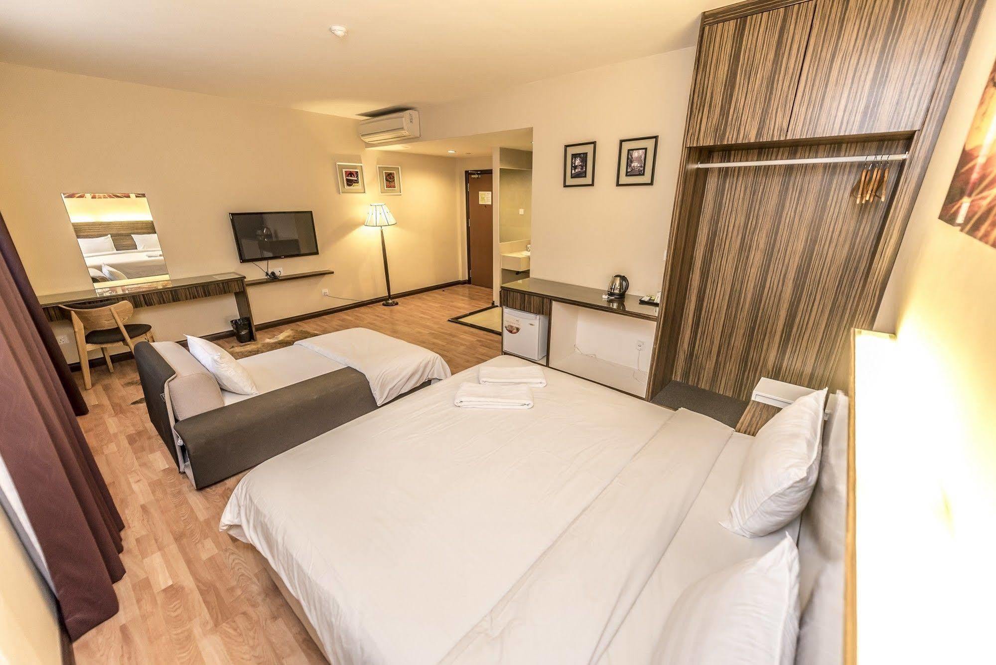 Little Gaya Hotel Кота Кинабалу Екстериор снимка