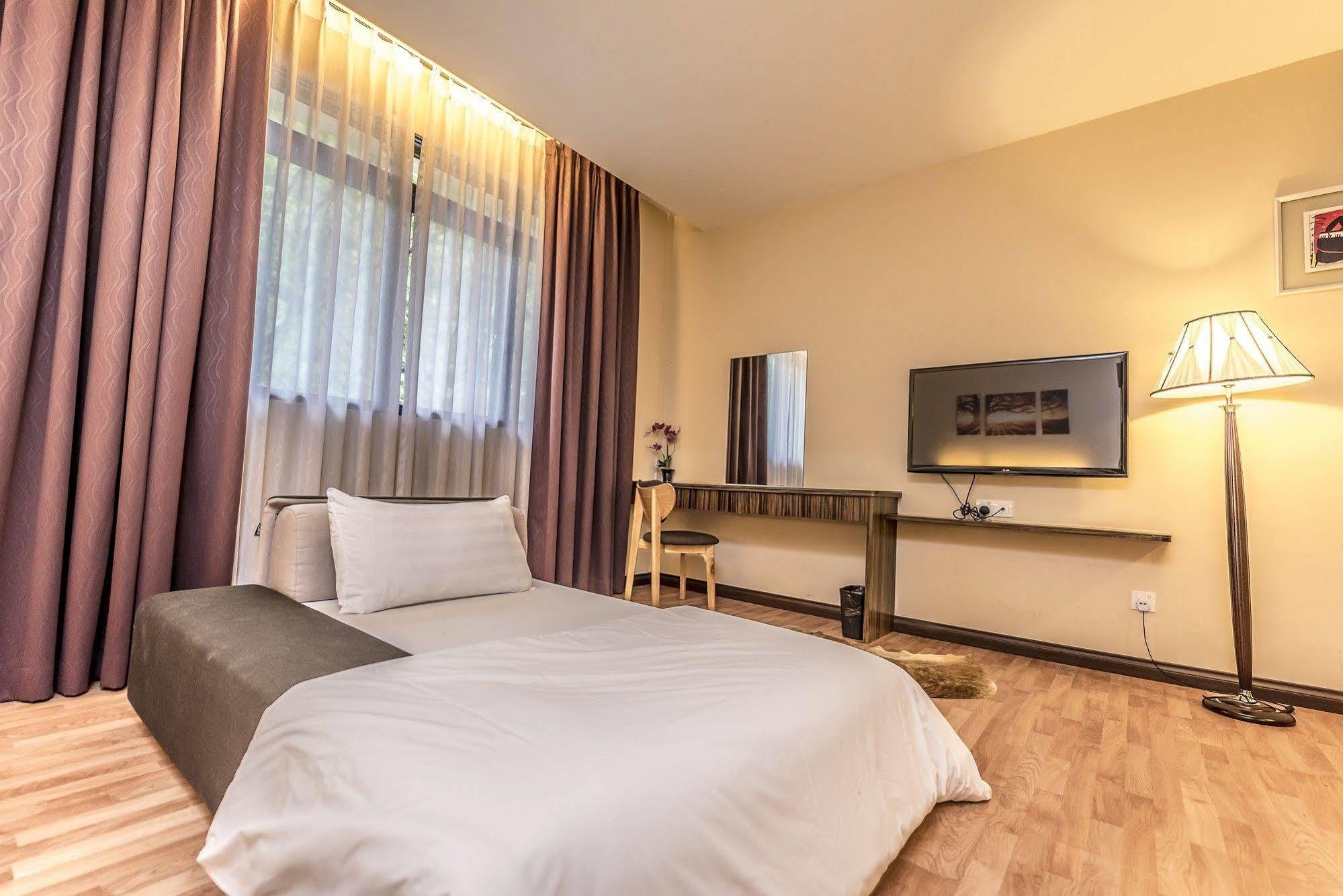 Little Gaya Hotel Кота Кинабалу Екстериор снимка