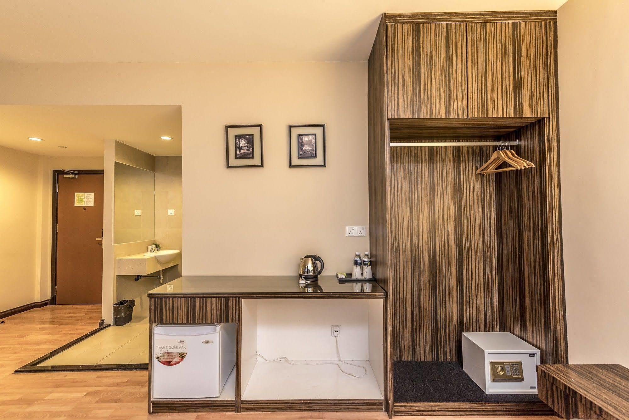 Little Gaya Hotel Кота Кинабалу Екстериор снимка