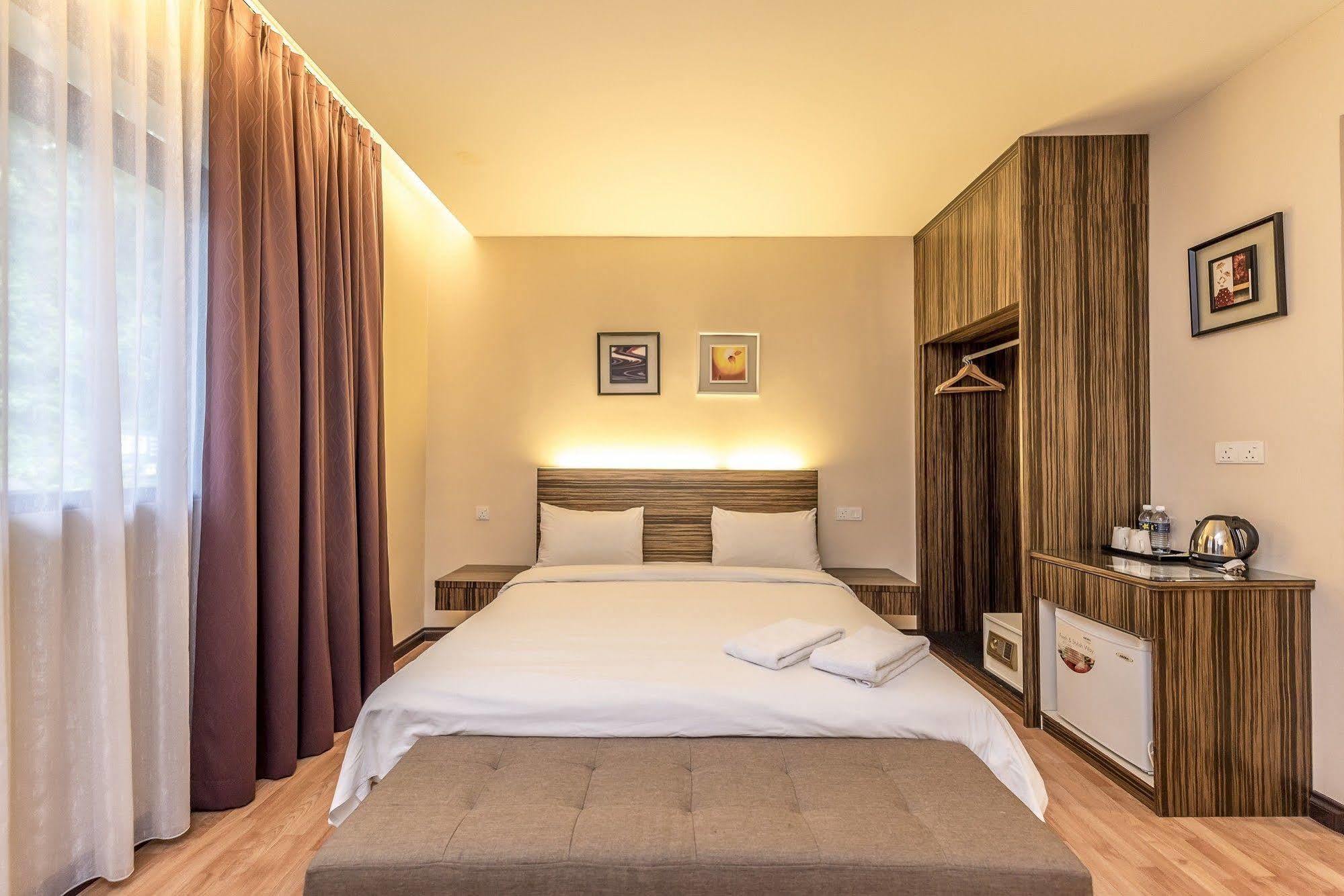 Little Gaya Hotel Кота Кинабалу Екстериор снимка